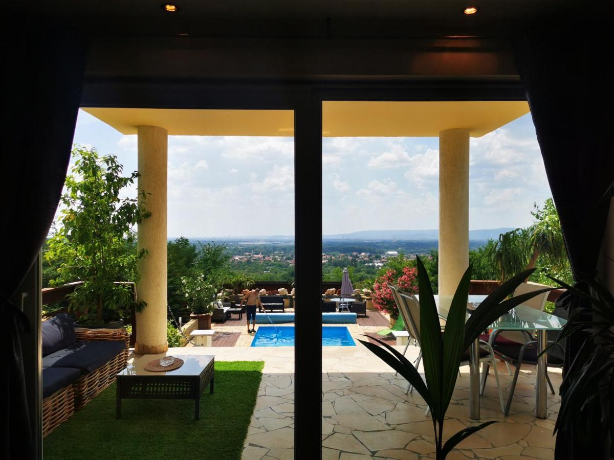 Somlyo Villa Fot